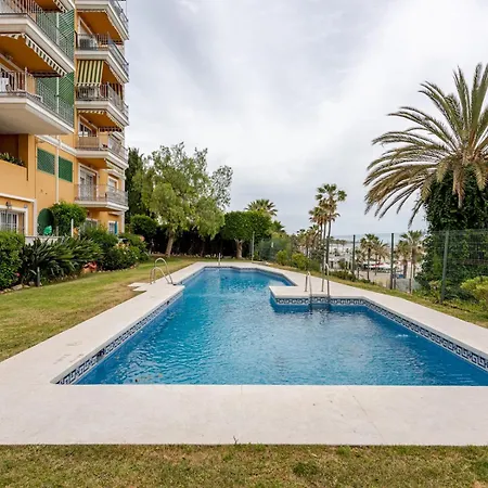 Pass The Keys 2 Bed Flat With Access To Beach Center *