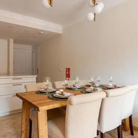 Pass The Keys 2 Bed Flat With Access To Beach Center Apartment Marbella