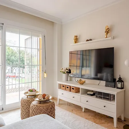 Pass The Keys 2 Bed Flat With Access To Beach Center *