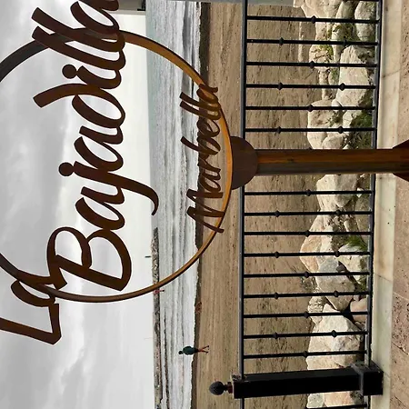 Pass The Keys 2 Bed Flat With Access To Beach Center Apartment